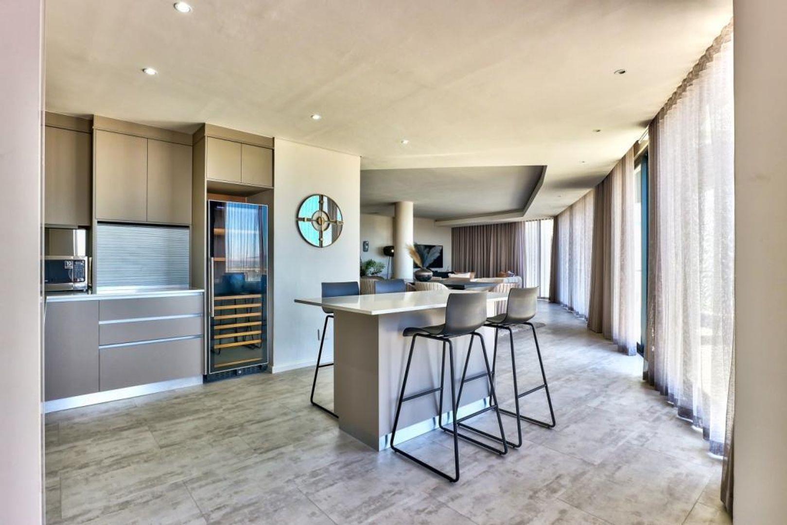 4 Bedroom Property for Sale in Bloubergrant Western Cape